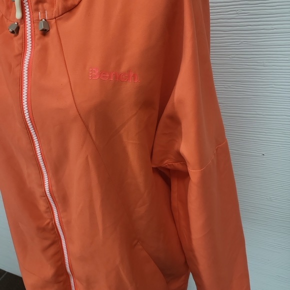 Bench Jacket - Picture 4 of 16